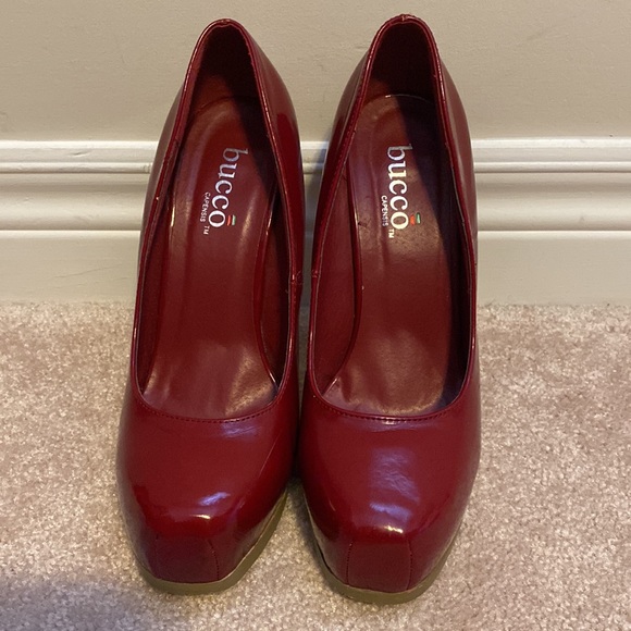 Bucco red patent high heel - Picture 3 of 10